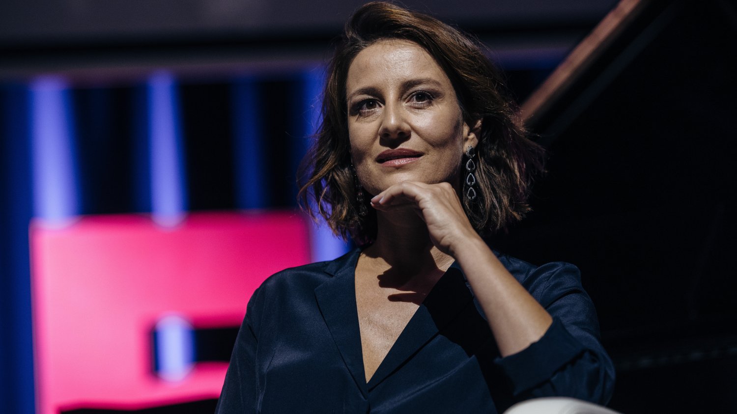 Maja Ostaszewska wspomaga stowarzyszenie Otwarte Klatki.  Sprzeciwia się branży futrzarskiej i okrucieństwo wobec zwierząt