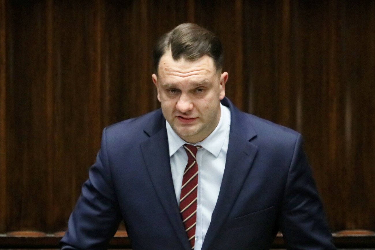 Poseł Łukasz Mejza w jeden dzień złożył prawie 40 interpelacji.