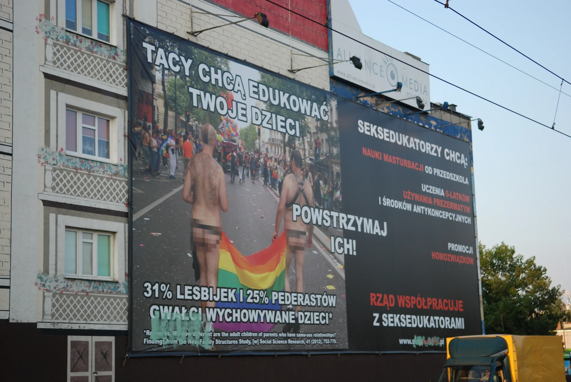 Skandaliczny banner przy Rondo Śródka