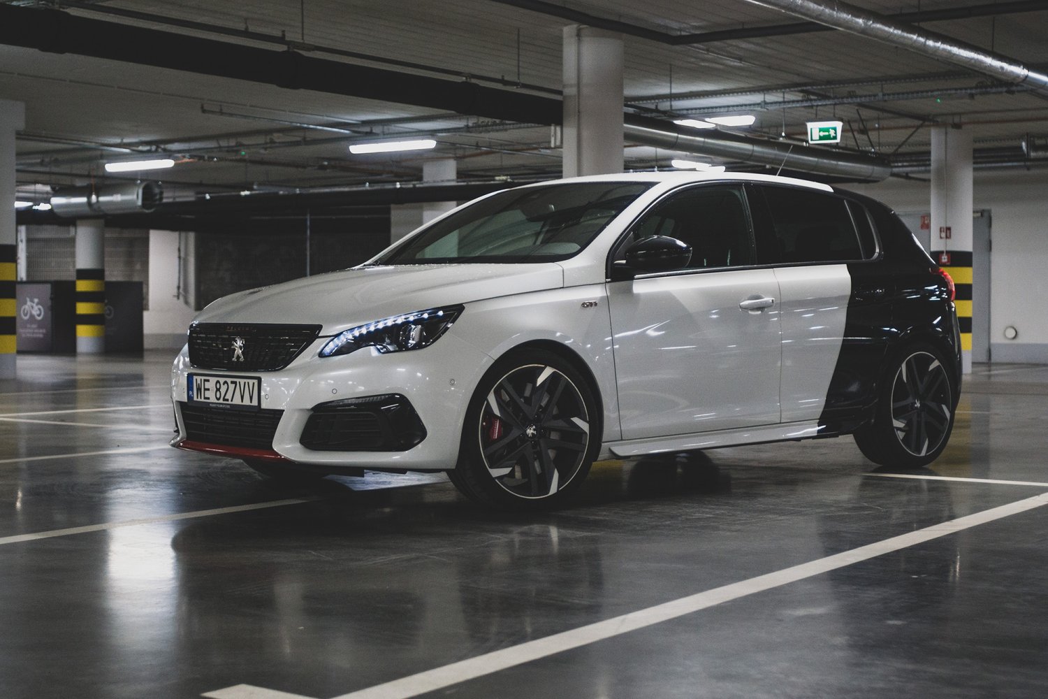 Peugeot 308 GTi jak żaden inny hothatch zapewnia skrajne emocje.