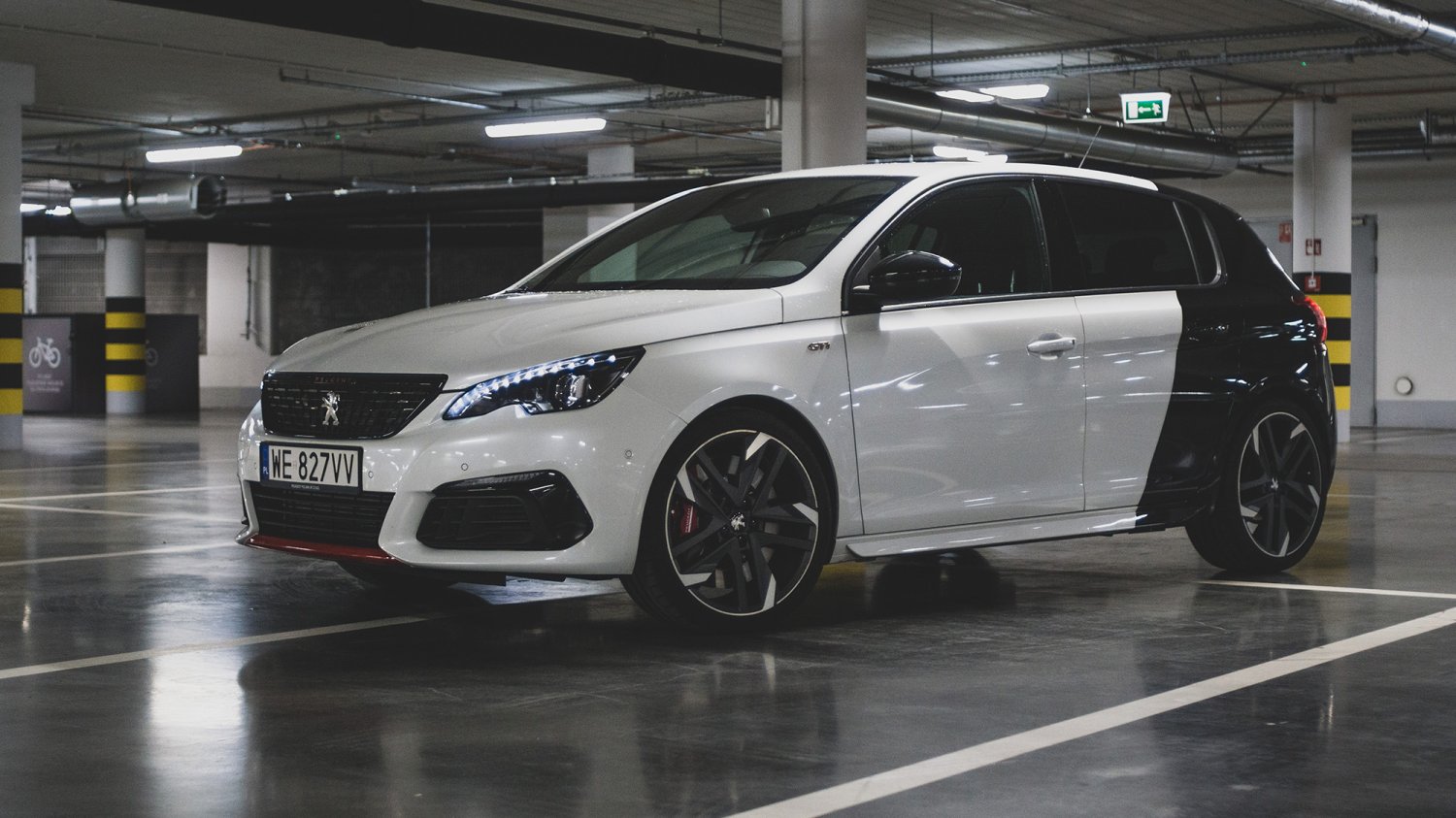 Peugeot 308 GTi jak żaden inny hothatch zapewnia skrajne emocje.