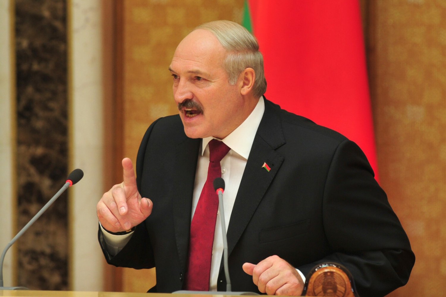 Dyktator Białorusi Aleksandr Łukaszenka nawiązał do masowych protestów przed rokiem. Stwierdził, że nie zawahałby się użyć armii.