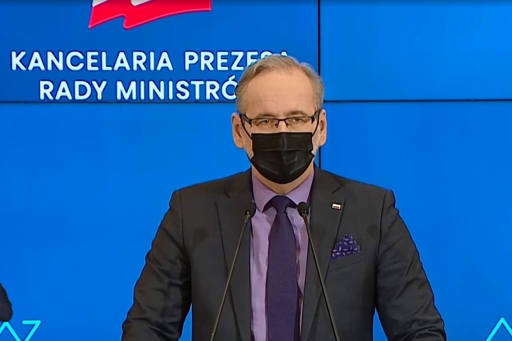 Adam Niedzielski przekazał decyzję o obostrzeniach w Polsce.