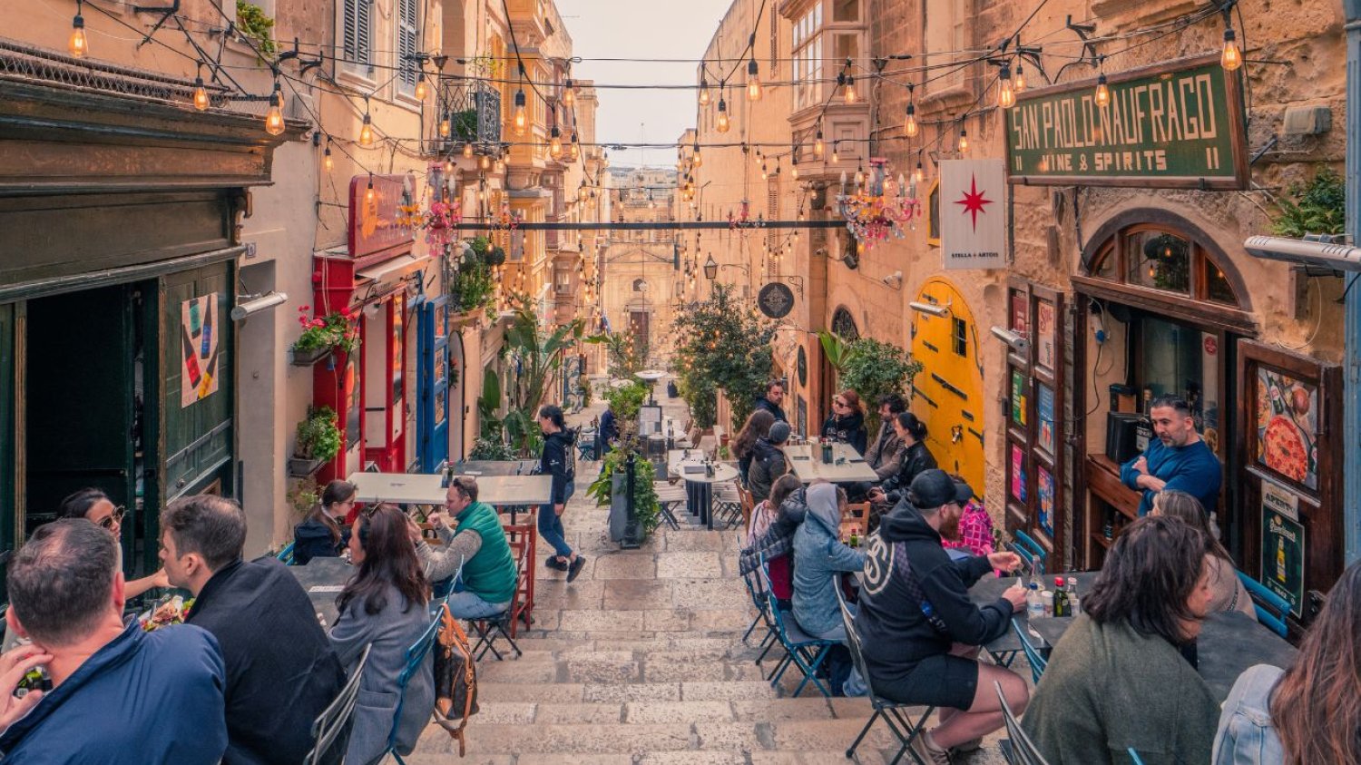 Najpopularniejsze kierunki w 2024 roku. Na czele Malta