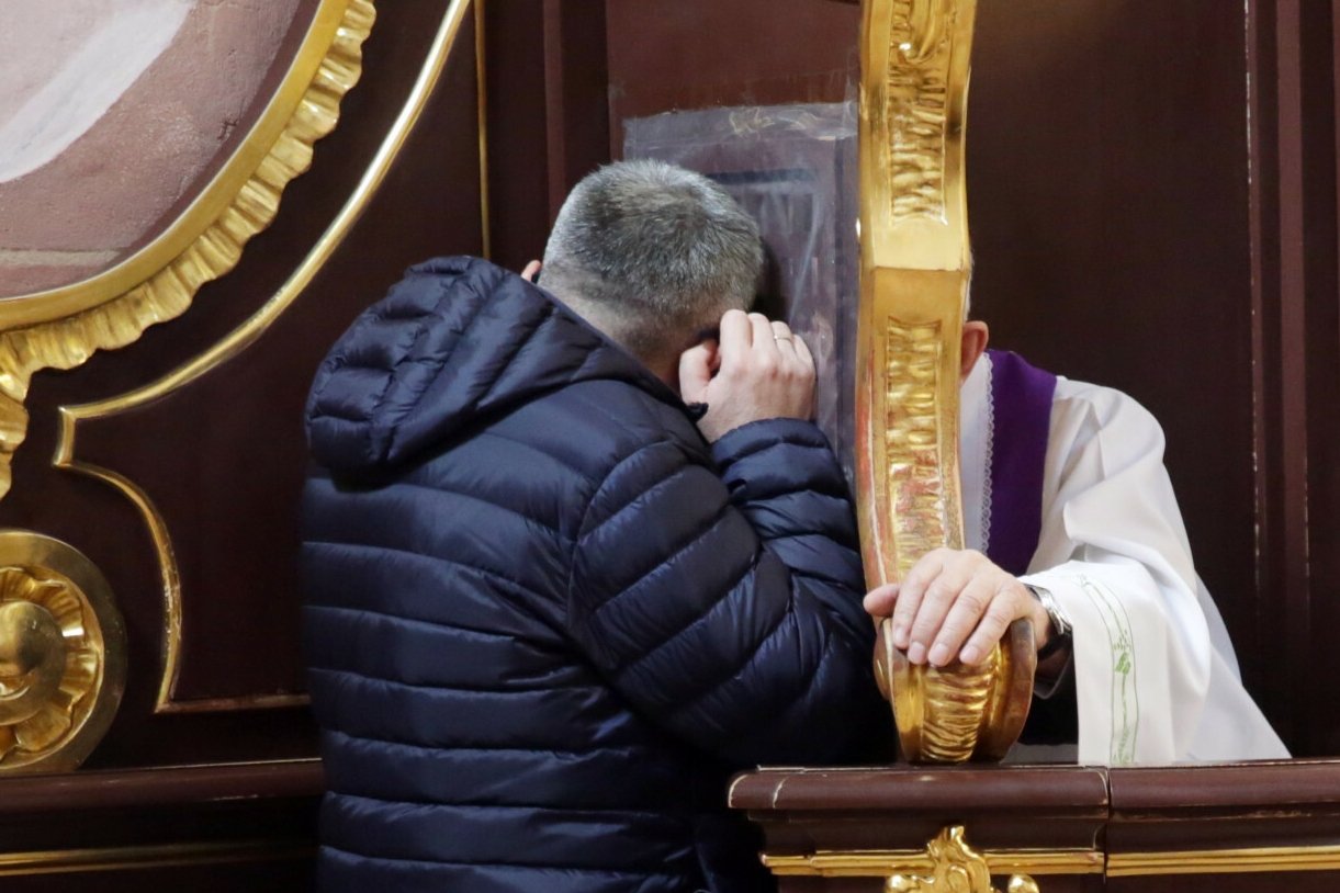 Spowiedź. Zdjęcie ilustracyjne.