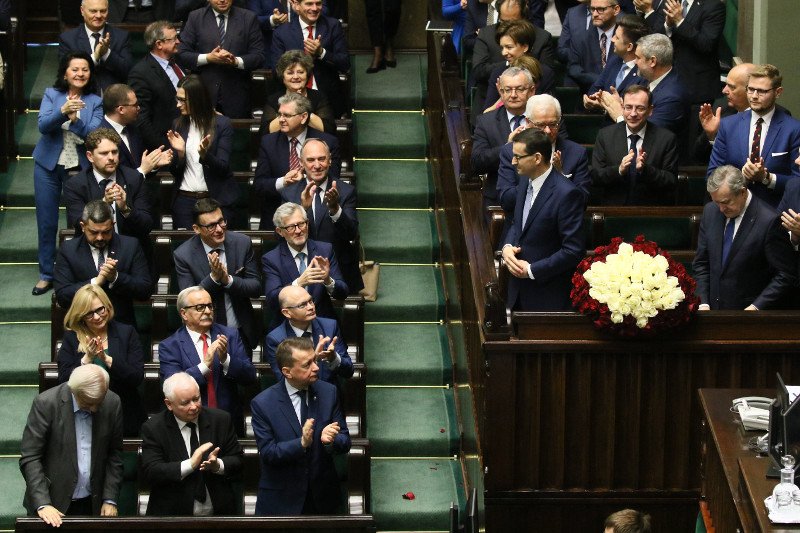 Jak ludzie dobrej zmiany reagowali na expose Morawieckiego?