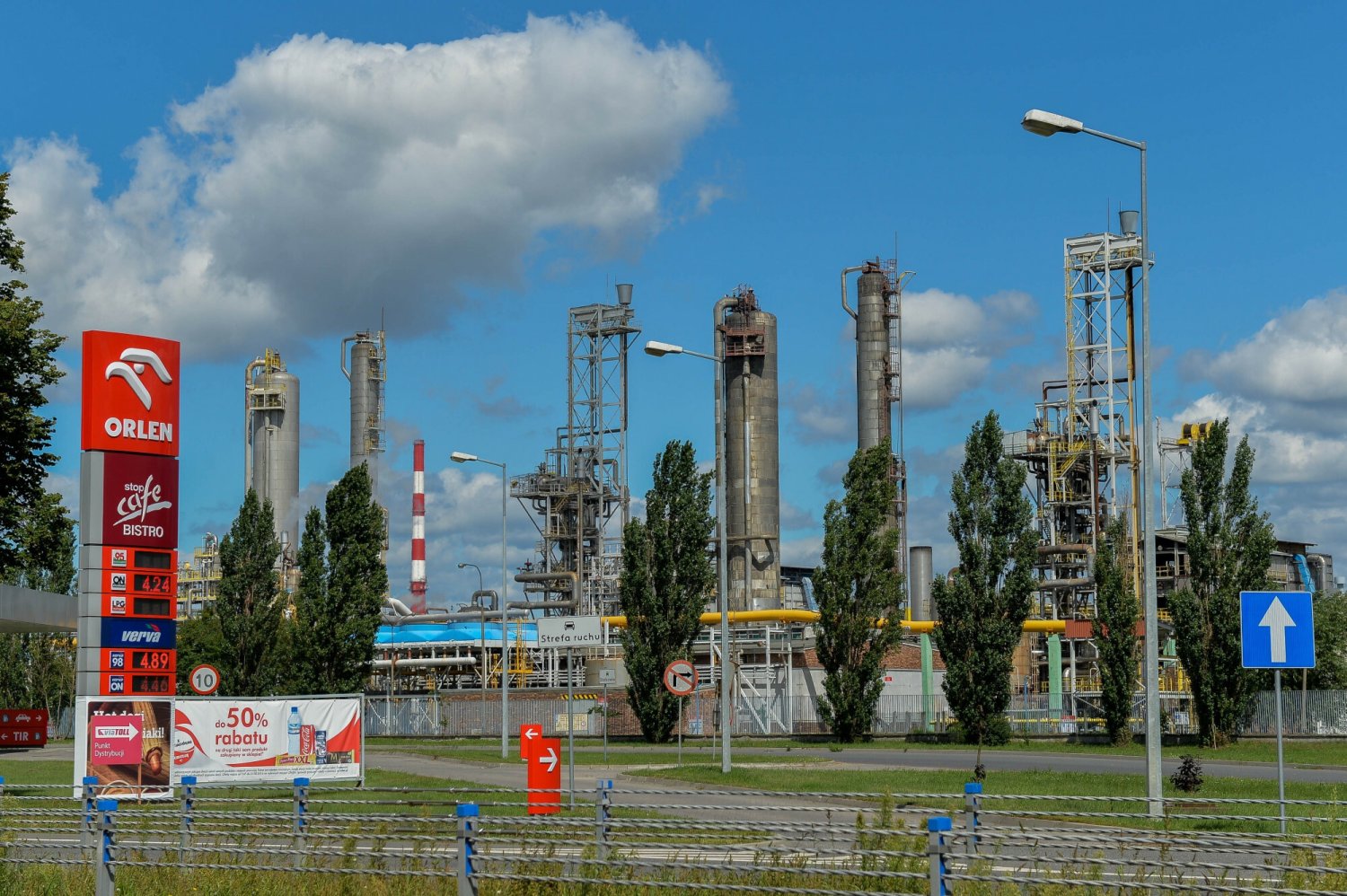 W Płocku doszło do ataku nożownika przed zakładem Orlenu.