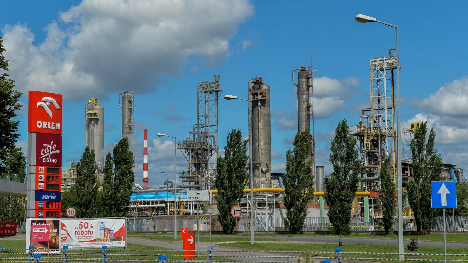 W Płocku doszło do ataku nożownika przed zakładem Orlenu.