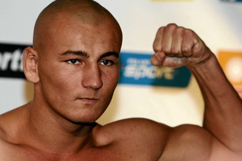 Artur Szpilka staje się powoli polsatowskim ekspertem od wszystkiego.