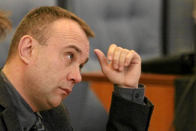 Poseł PO Jarosław Charłampowicz kłócił się z konkubiną tak głośno, że sąsiedzi wezwali policję