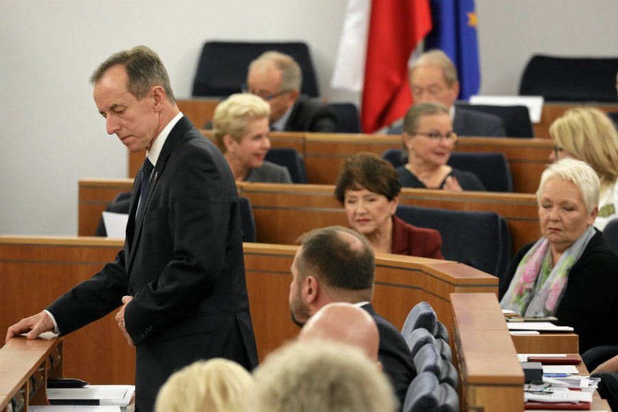 Senat odrzucił projekt o wzroście akcyzy na alkohol i papierosy.