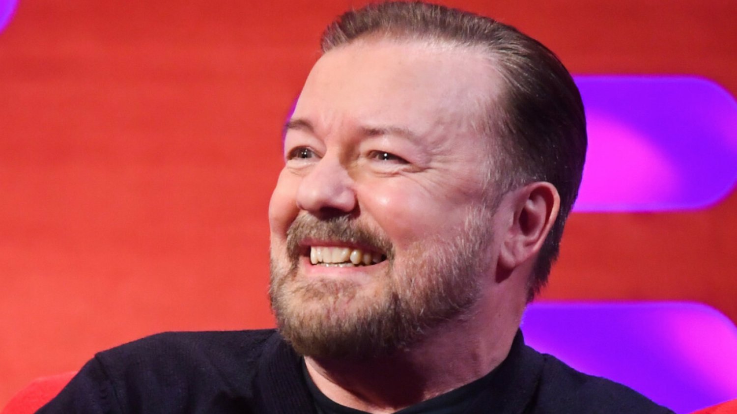 Ricky Gervais skrytykowany za żarty z osób transpłciowych.