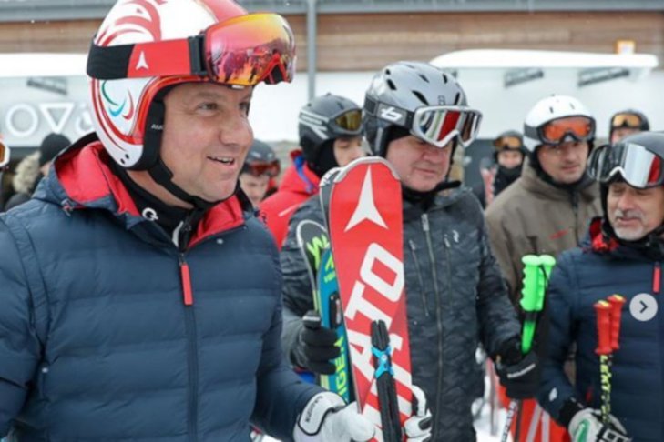 Andrzej Duda znany jest ze swojej miłości do nart. Profesor gdańskiej uczelni chce mu za to nadać tytuł doktora honoris causa AWFiS w Gdańsku.