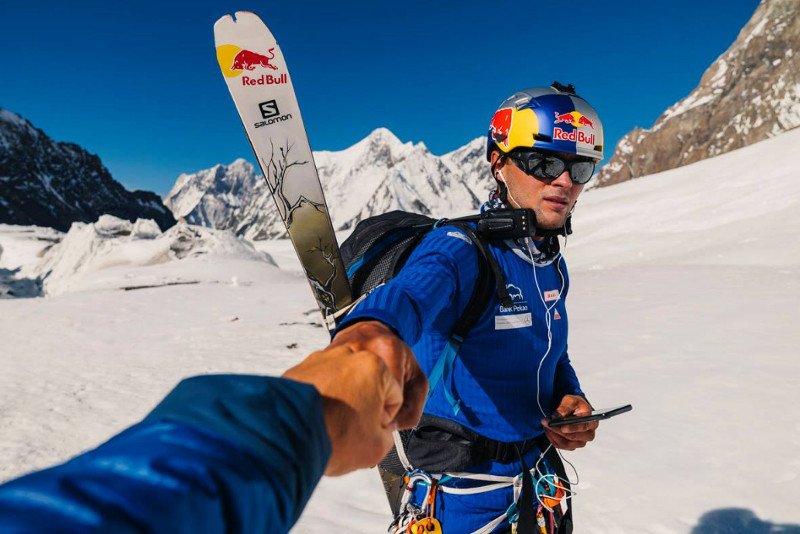 Andrzej Bargiel zdobył K2!