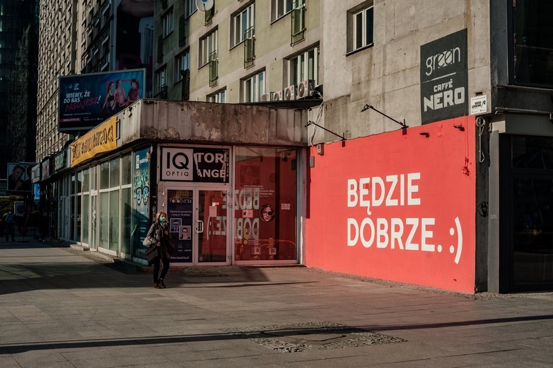 Murale można znaleźć w czterech miejscach w Warszawie.