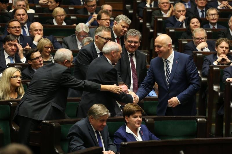 Premier Beata Szydło nie panuje nad rządem.