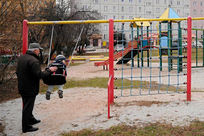 Polska znalazła się na równi pochyłej jeśli chodzi o liczbę urodzeń. Rząd musi podjąć zdecydowane działania, by powstrzymać wymieranie społeczeństwa.