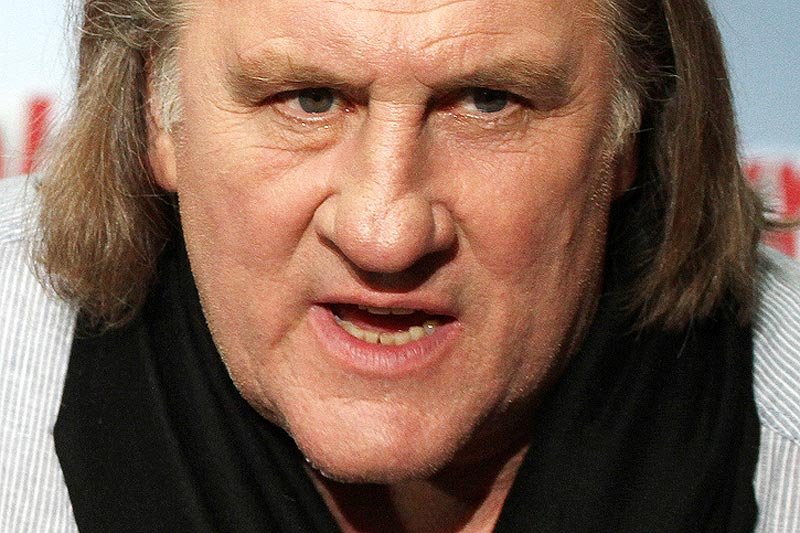 Francuski aktor Gerard Depardieu twierdzi, że ma prawo do ucieczki przed podatkami do belgijskiego Nechin, a krytykujący taką decyzję politycy we Francji go obrazili.