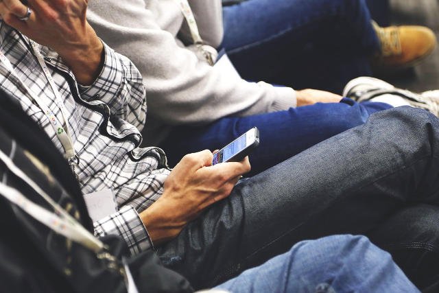 Smartfon daje nam szczęście?