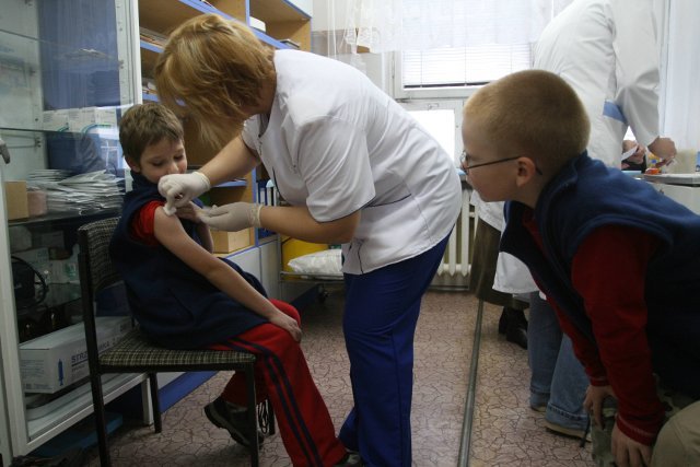 Do warszawskiego szpitala trafiło roczne dziecko z podejrzeniem zachorowania na odrę. Sanepid uzbraja się w szczepionki. Zdjęcie poglądowe.