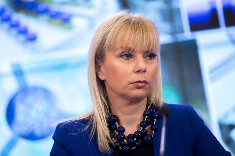 Funkcjonariusze CBA prowadzą działania w śledztwie dotyczącym powoływania się na wpływy w ministerstwie infrastruktury