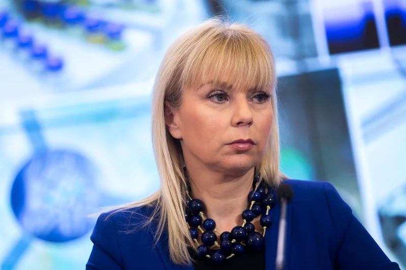 Funkcjonariusze CBA prowadzą działania w śledztwie dotyczącym powoływania się na wpływy w ministerstwie infrastruktury