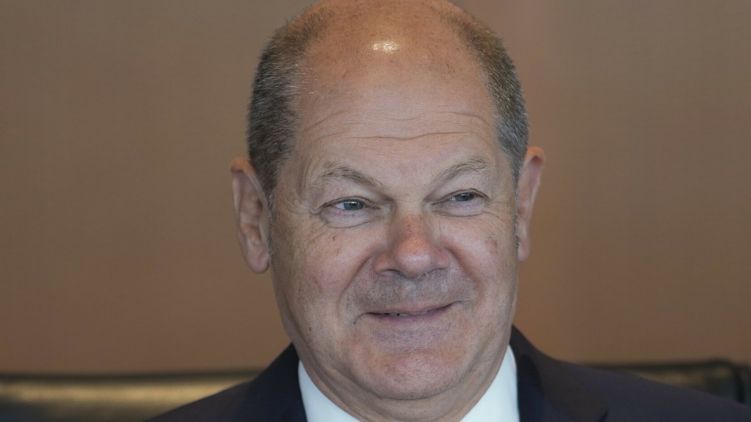 Olaf Scholz opowiedział "żart" o uchodźcach.