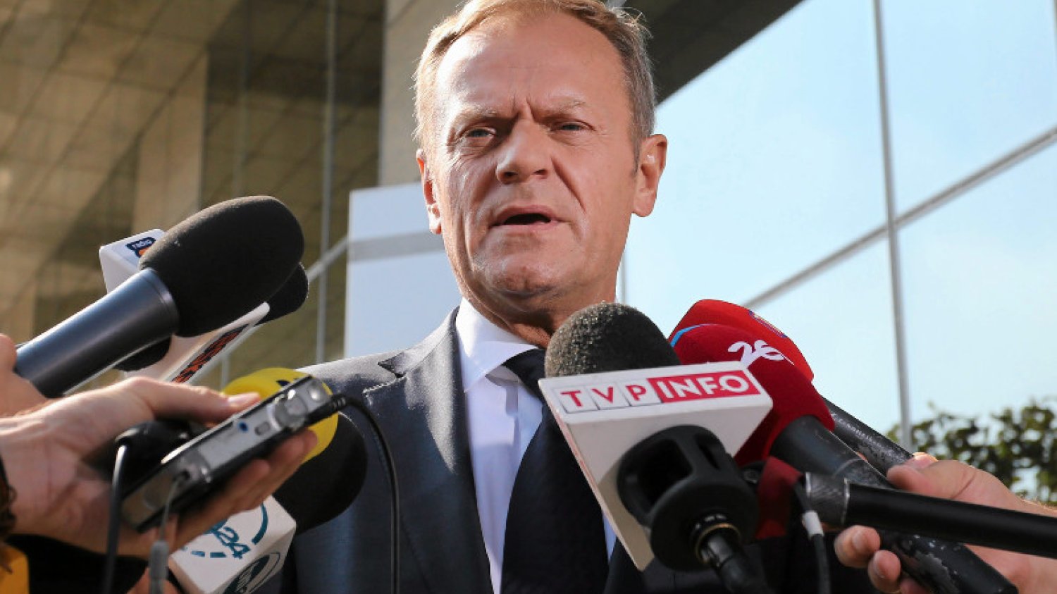 Donald Tusk mocno ćwiczył język angielski przez wiele lat.