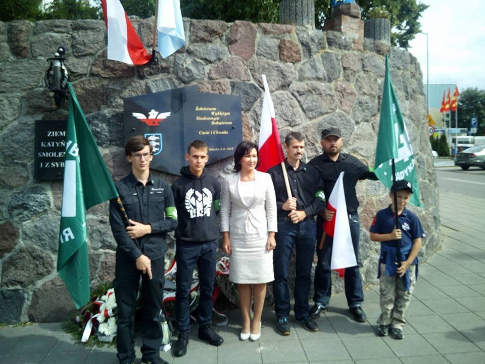 Senator PiS wraz z działaczami ONR-u