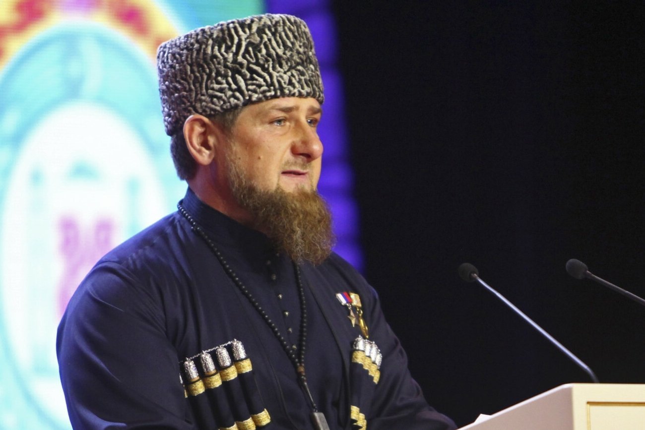 Ramzan Kadyrow chce użycia broni jądrowej w Ukrainie, Kreml mu odpowiedział