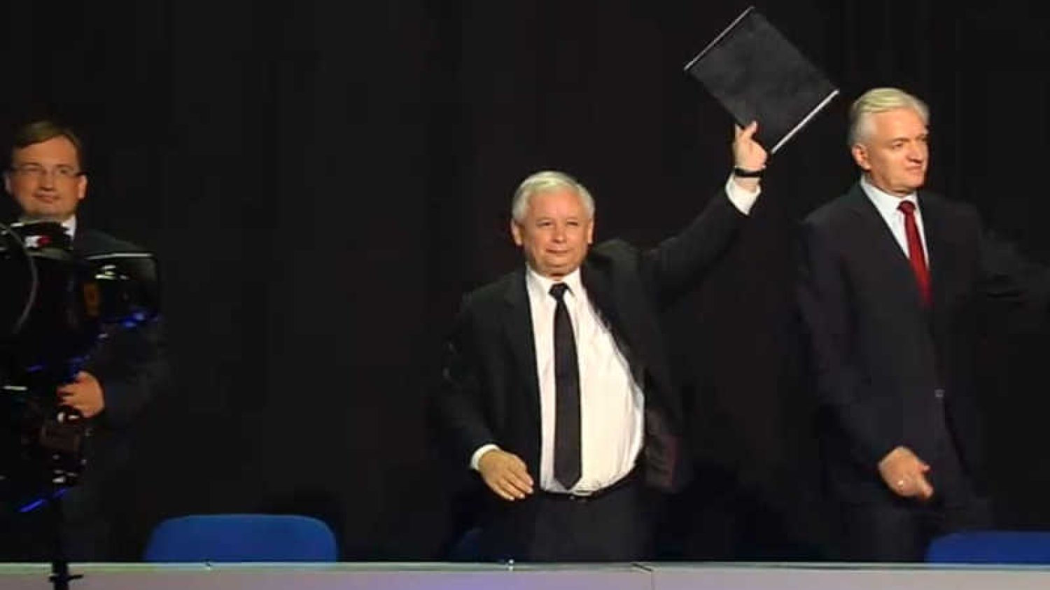 Jarosław Kaczyński podpisał porozumienie o współpracy ze Zbigniewem Ziobrą i Jarosławem Gowinem.