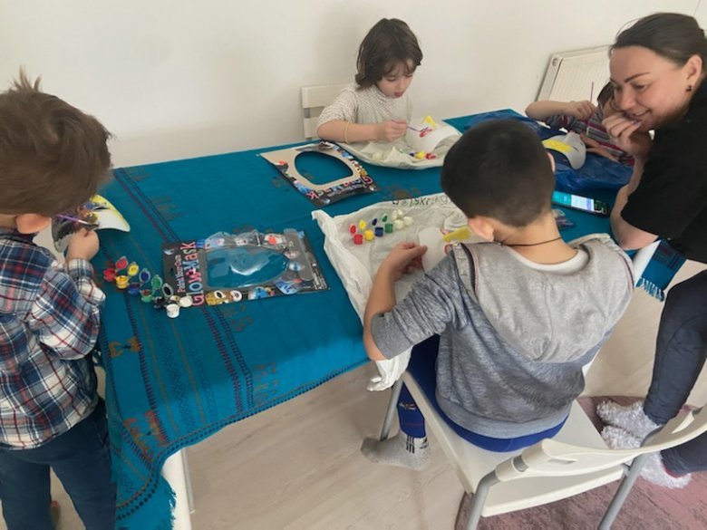 Do polskich domów przyjechali pierwsi uchodźcy. Jak wygląda życie codzienne