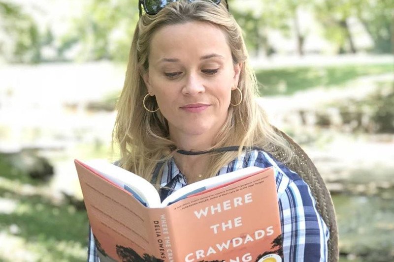 Znana aktorka i producentka wywindowała "Gdzie śpiewają raki" na szczyty list bestsellerów.