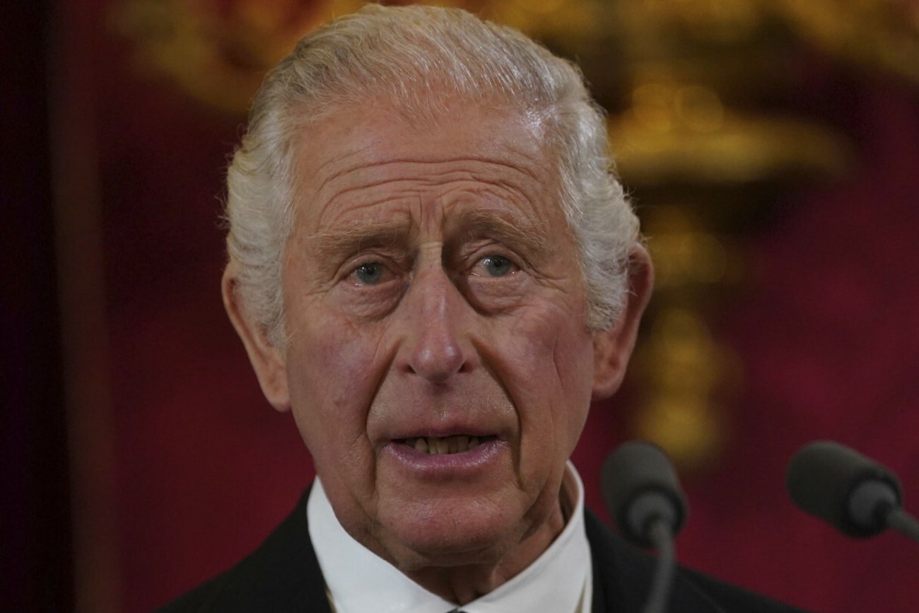 Pierwszy viral z królem Karolem III.