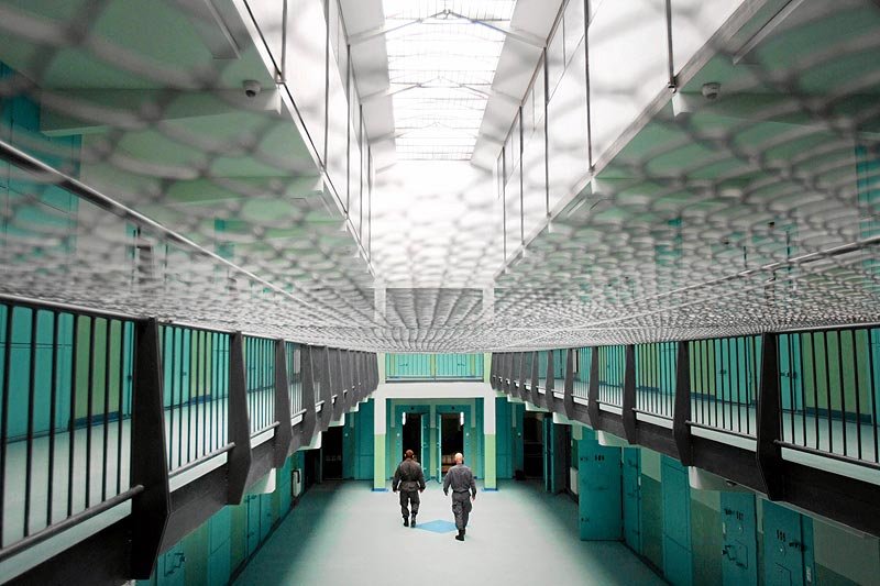 Jak nie uciekać z takich więziennych murów?