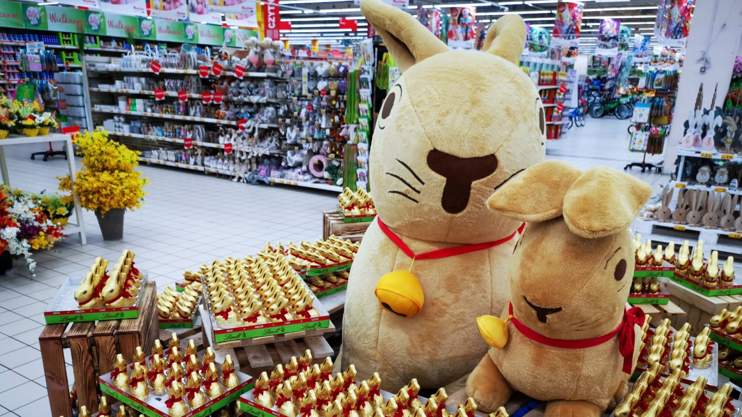 Wielkanocne zakupy będą inne. Sklepy wprowadzają zmiany przed świętem