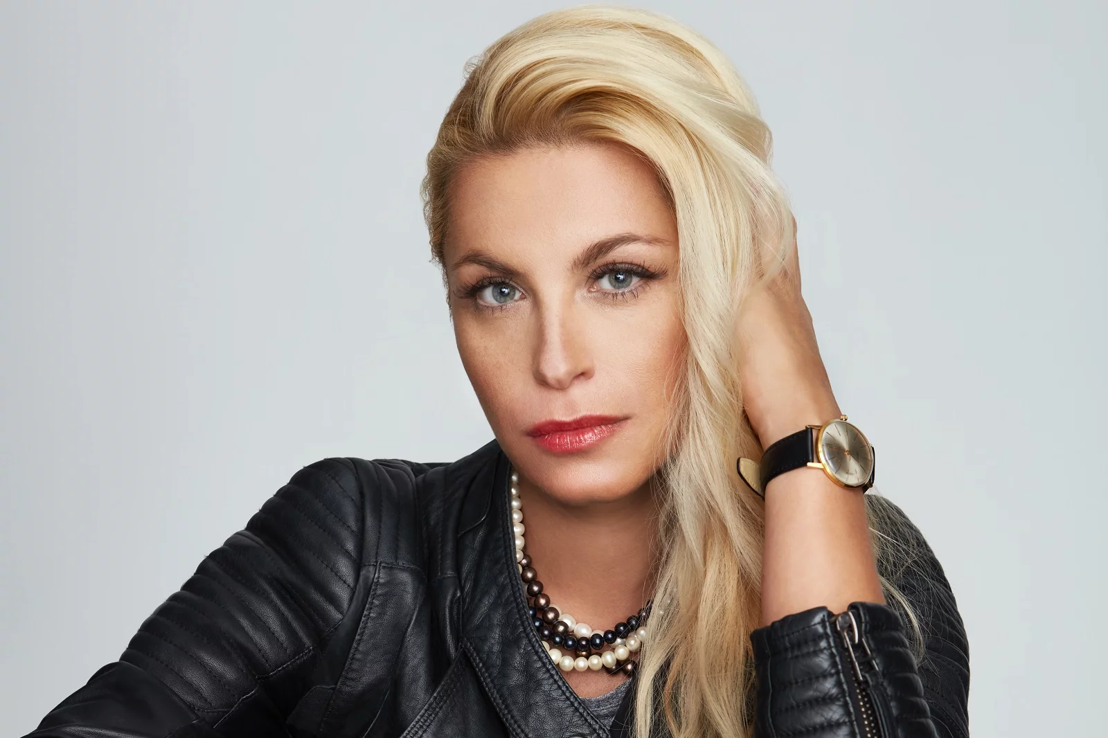 Katarzyna Bonda wierzy, że w końcu w jej ręce trafi dobry scenariusz