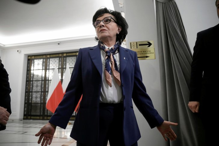Marszałek Elżbieta Witek podczas nocnych obrad w Sejmie nie zauważyła włączonego mikrofonu.
