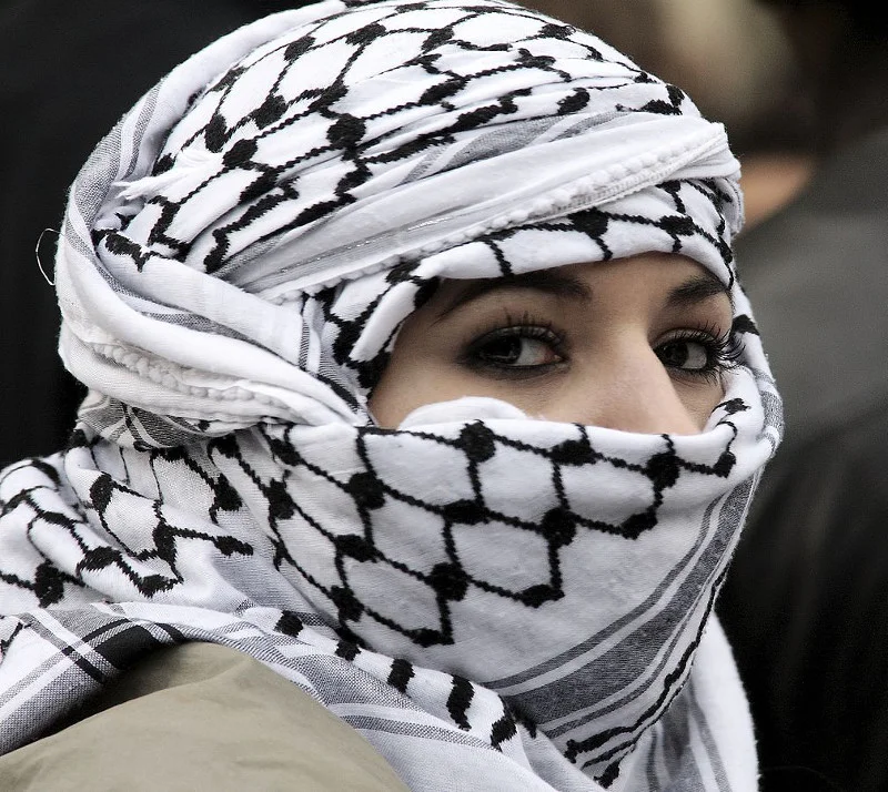 Czy nastanie czas, kiedy nie będziemy się bać zamaskowanych arabskich postaci?