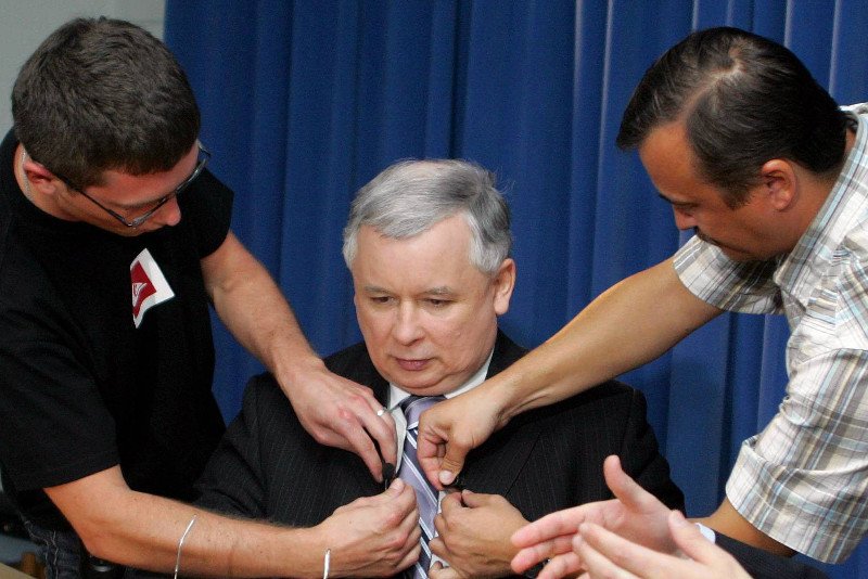 Posłowi Kaczyńskiemu zdarzało się czatować przed powstaniem KOD. Np. w 2007 roku premier Jarosław Kaczyński czatował z Kancelarii Prezesa Rady Ministrów.