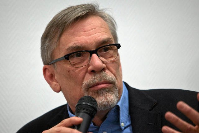 Żakowski uważa, że lider KOD poświęca się dla kraju, dlatego jego dzieci muszą cierpieć, dopóki prowadzi on swoją "walkę".