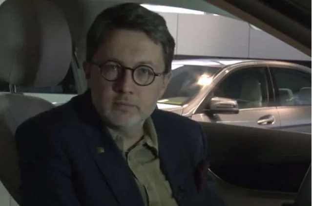 Rusinek był krytykowany za współpracę z Mercedesem.