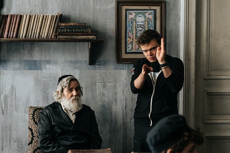 "KRÓL" w reżyserii Jana P. Matuszyńskiego to ośmioodcinkowa serialowa superprodukcja CANAL+, ekranizacja powieści Szczepana Twardocha o tym samym tytule. Serial dostępny jest w CANAL+ PREMIUM oraz w nowej usłudze CANAL+ telewizja przez internet