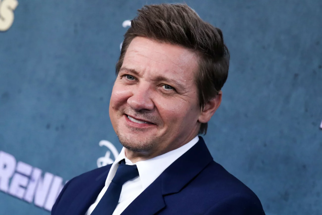 Jeremy Renner odwiedził szpital, w którym zaopiekowano się nim po wypadku z ratrakiem.