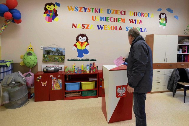 Skoro w Polsce są tak egzotyczne miejsca do głosowania to dlaczego nie można głosować przez internet?