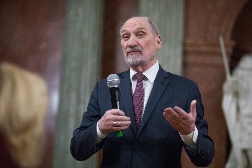 Antoni Macierewicz w sylwestra wygłosił na antenie Radia Maryja felieton.