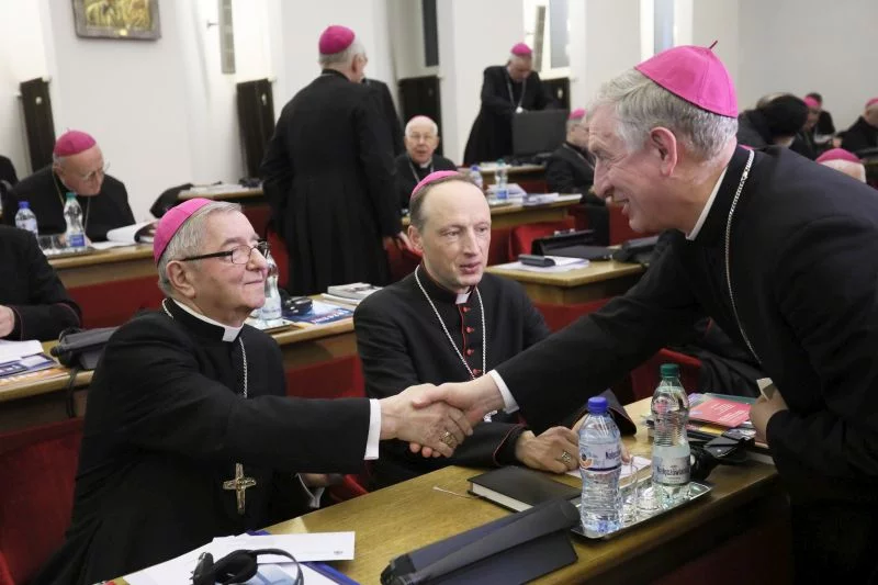 Po materiale TVN na temat Leszka Sławoja Głódzia na pomoc arcybiskupowi ruszyli duchowni Archidiecezji Gdańskiej.