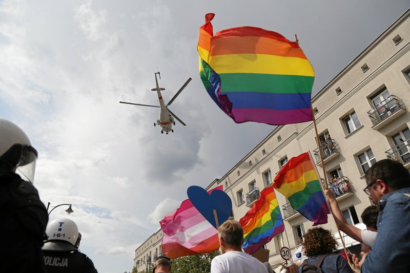 Nad uczestnikami Marszu Równości pojawił się śmigłowiec.