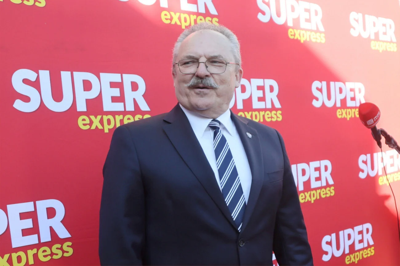 Jakubiak i Hołownia starli się o znak Polski Walczącej. Jest reakcja MKiŚ
