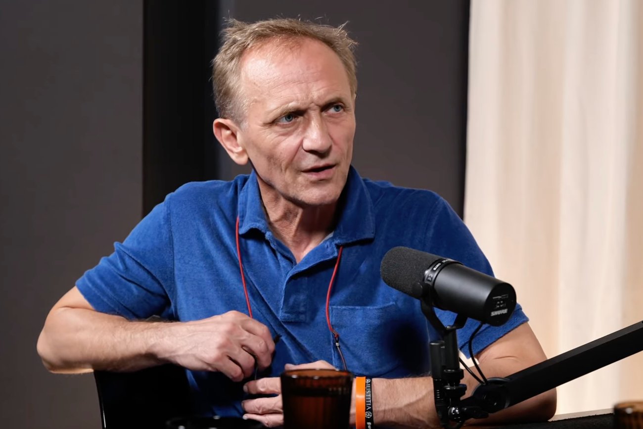 Andrzej Chyra walczył z alkoholizmem. Opowiedział o nałogu i spotkaniach AA